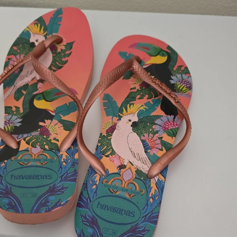 Havaianas Coral Flip Flops with Tropical Toucan Print and Rose Gold Straps - Picture 2 of 5